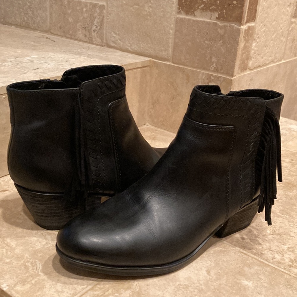 Clark’s Gelata Flora Fringe Ankle Boots 8